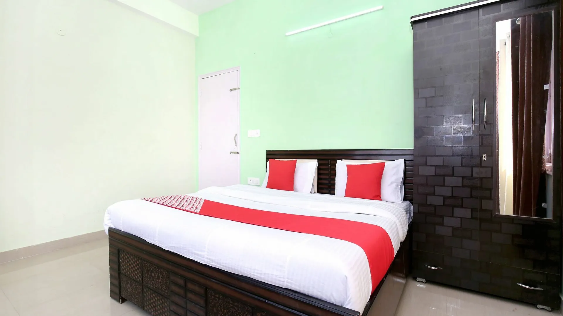 Apartment Oyo 11892 Home 2Rk Shimla Hills Homestay India